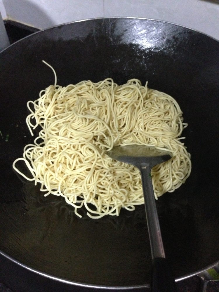 沙茶炒面步骤3