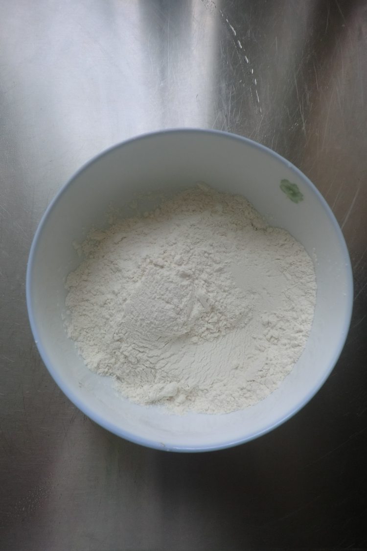虾仁面疙瘩步骤2
