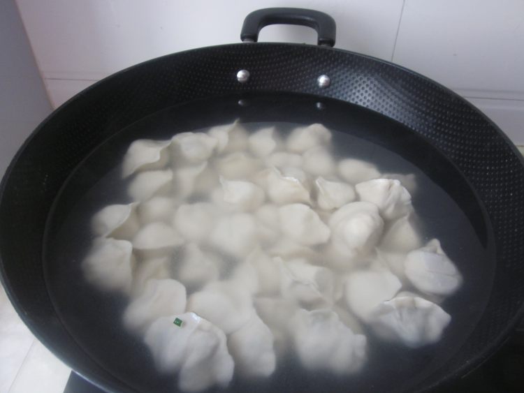 韭菜香菇饺子步骤9