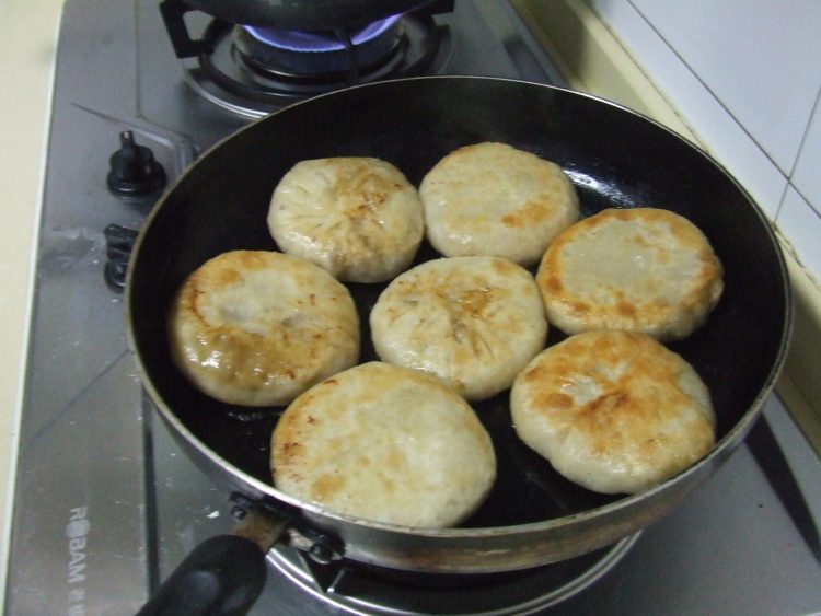 羊肉大葱馅饼步骤6