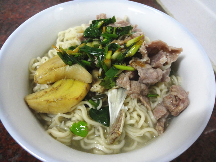 鱼汤瘦肉伊面步骤6