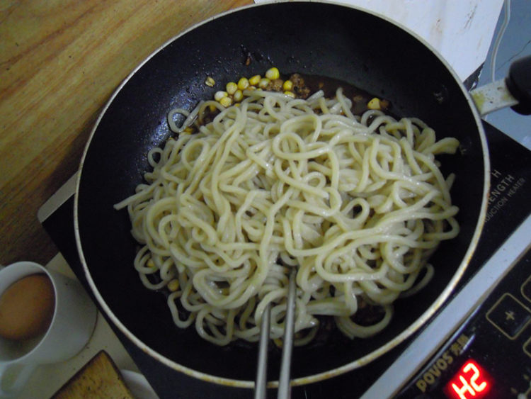 肉酱捞面步骤8