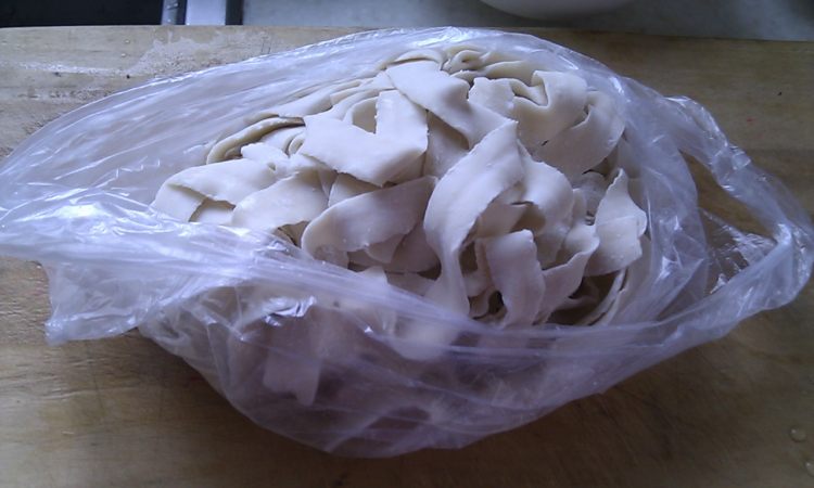 白菜香菇面步骤2