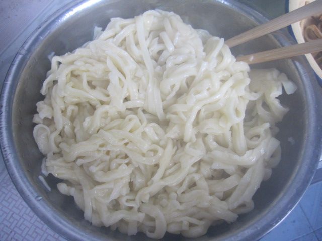 油菜木耳炒面步骤3