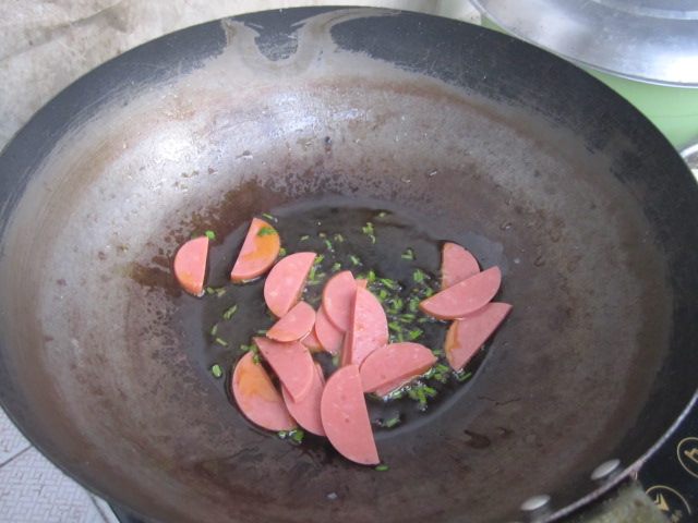 油菜木耳炒面步骤5