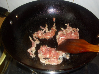 香菇冬笋肉丝炒面步骤4