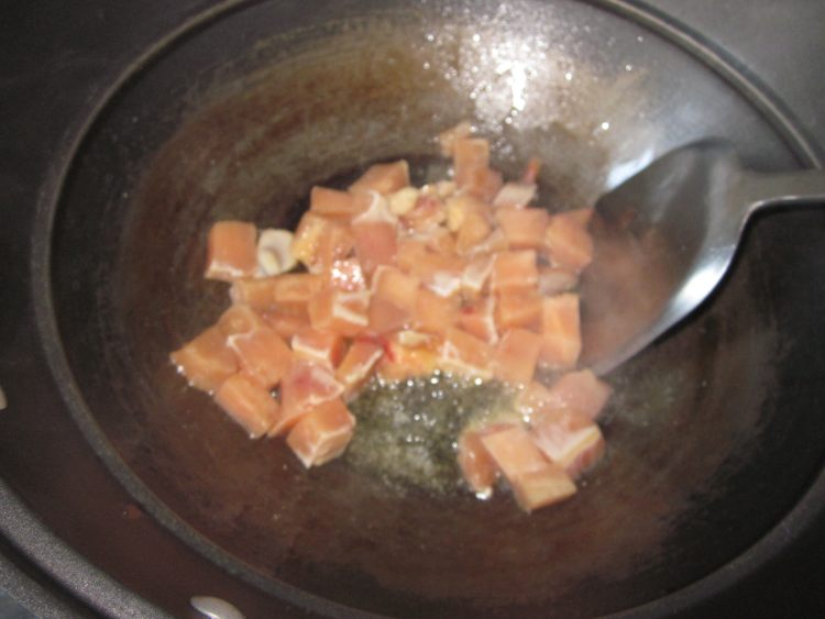 香菇鸡肉酱面步骤5