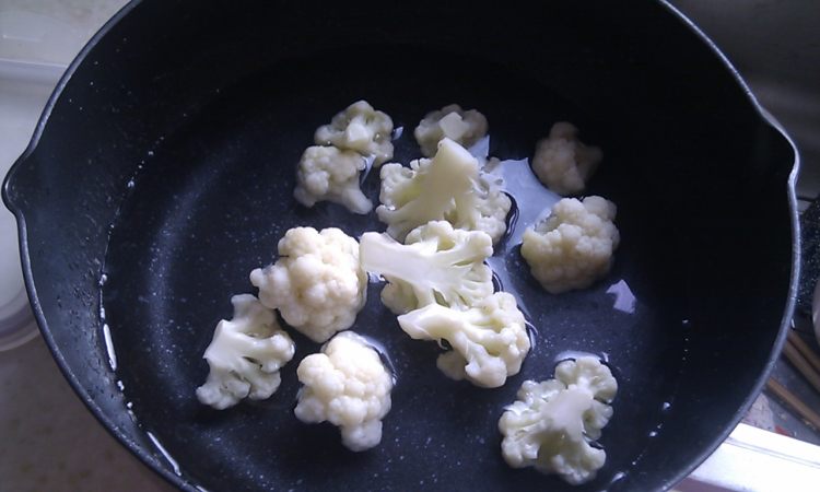 花菜鸡肉面步骤2