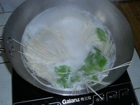 西红柿鸡蛋打卤面步骤7