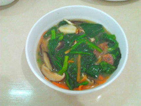 菠菜香菇腊肉面步骤10
