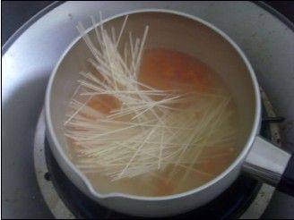 西红柿面条步骤5