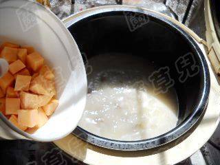 红薯腊鸽焖面步骤5
