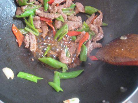 杭椒牛柳意面步骤16