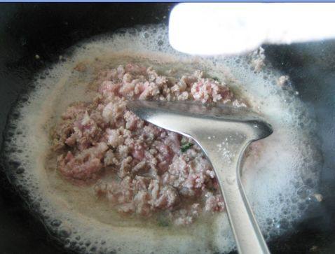 黑椒肉酱意面步骤7
