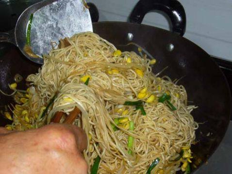 芽菜焖面步骤17