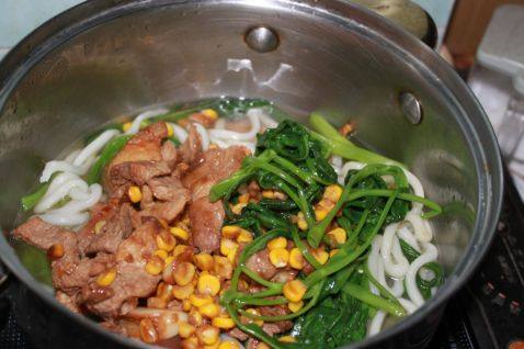 瘦肉乌冬面步骤3
