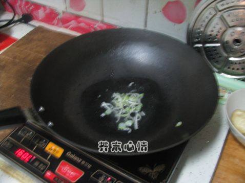 回锅肉炒面步骤9
