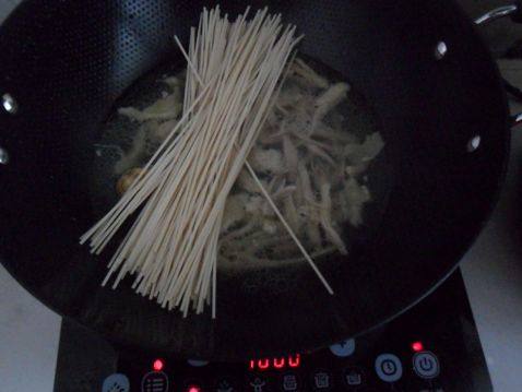 鸡汤面条步骤3