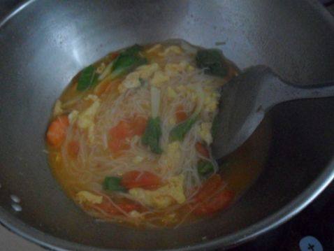 西红柿鸡蛋鲜虾面条步骤10