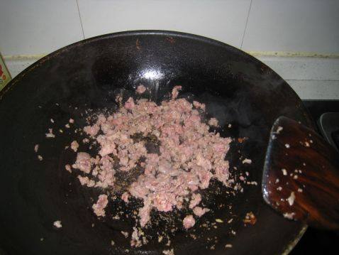 榄菜肉末拌面步骤7
