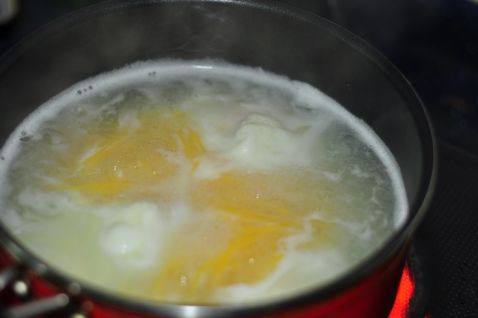 玉米鸡蛋面步骤3