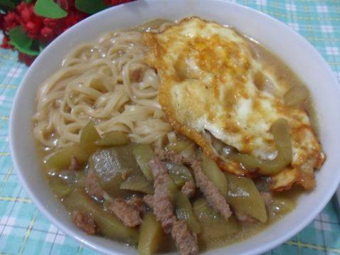 茄子肉丝鸡蛋面步骤6