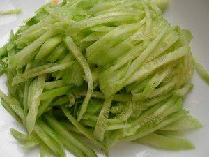 麻酱蔬菜凉拌面步骤1