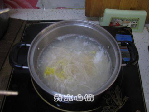 菠菜蛋花面步骤5