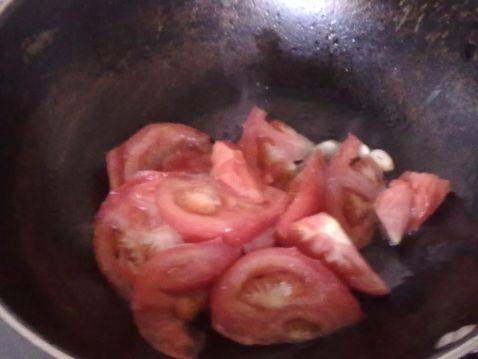 西红柿鸡蛋浓汤面片步骤5