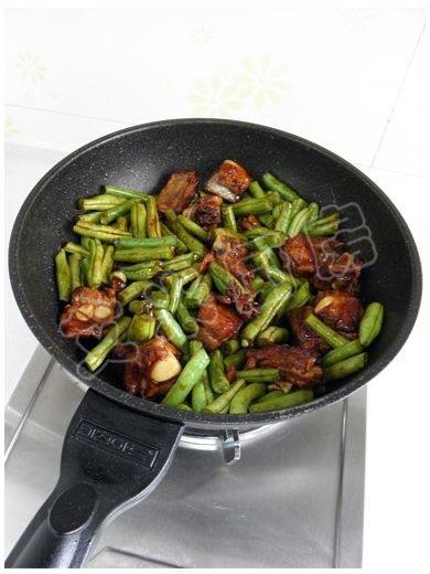 排骨豆角焖面步骤7