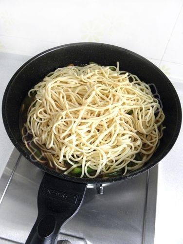 排骨豆角焖面步骤10