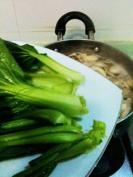 菌菇青菜牛筋汤面步骤7