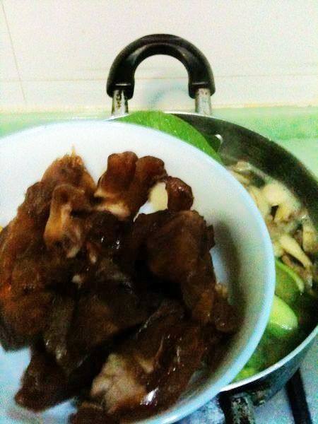 菌菇青菜牛筋汤面步骤9