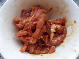 肉丝蔬菜炒面步骤1
