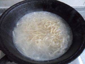 肉丝蔬菜炒面步骤3