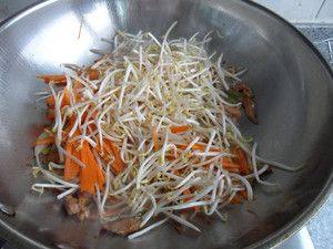 肉丝蔬菜炒面步骤6