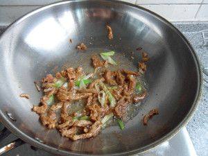 肉丝蔬菜炒面步骤5
