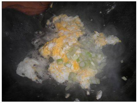 菠菜鸡蛋胡萝卜炒面步骤5