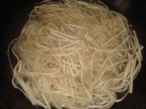 红烧担担面步骤3