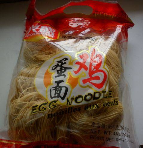 芽菜肉末咖喱蟹拌面步骤1
