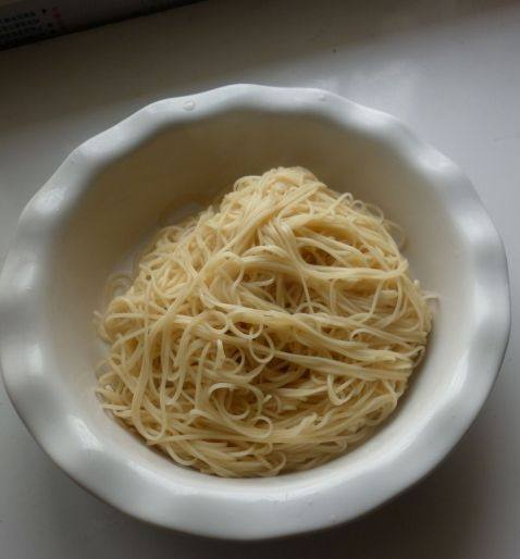 芽菜肉末咖喱蟹拌面步骤9