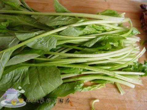 菠菜香肠面步骤2