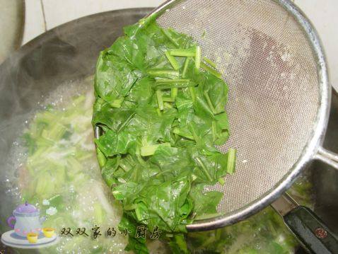 菠菜香肠面步骤6