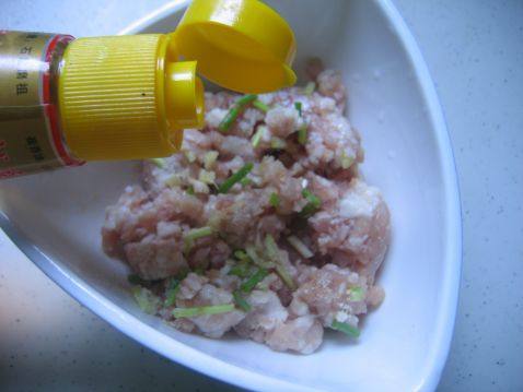 肉馅面筋步骤2