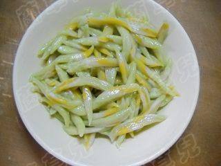 莲藕骨汤剪刀面步骤9