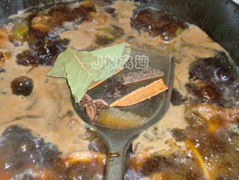 红烧排骨烩面鱼步骤7