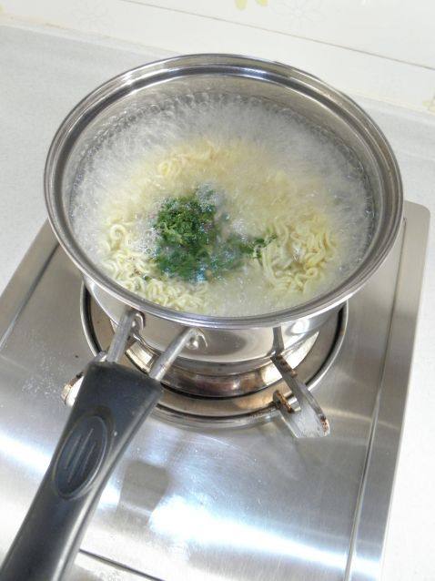 青椒肉丝炒面步骤2