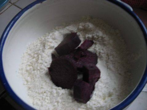 紫薯蝴蝶面步骤1