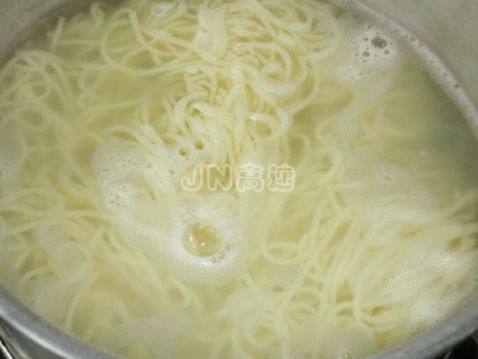 五彩炸酱面步骤2
