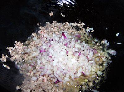 肉末榨菜黄豆面步骤5